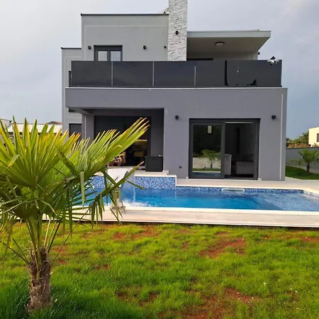 Luxury Ervin Villa