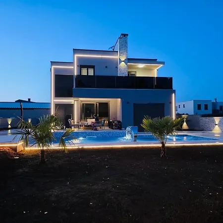 Luxury Ervin *