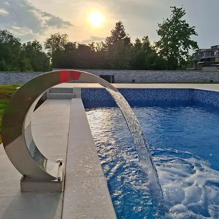 Luxury Ervin Villa *