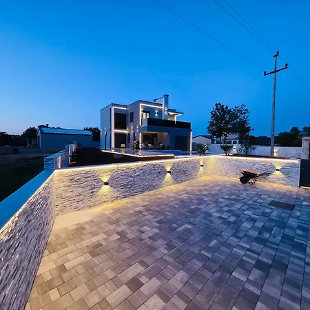 Villa Luxury Ervin *